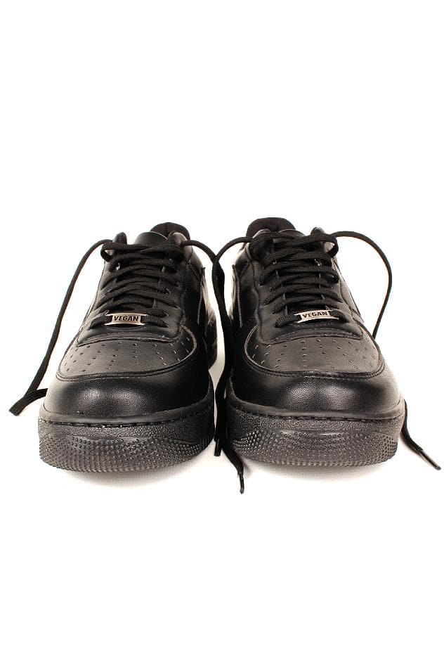 'Paramount' matte black vegan low-top sneaker by King55 - Vegan Style