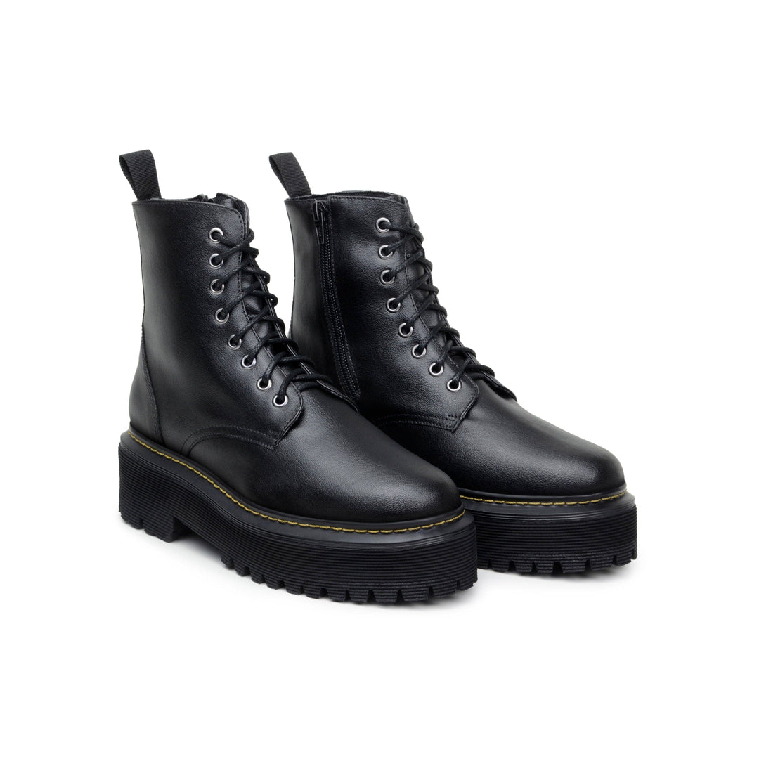 'Quinn' corn-leather 🌽 boot with stacked sole by Zette Shoes - black