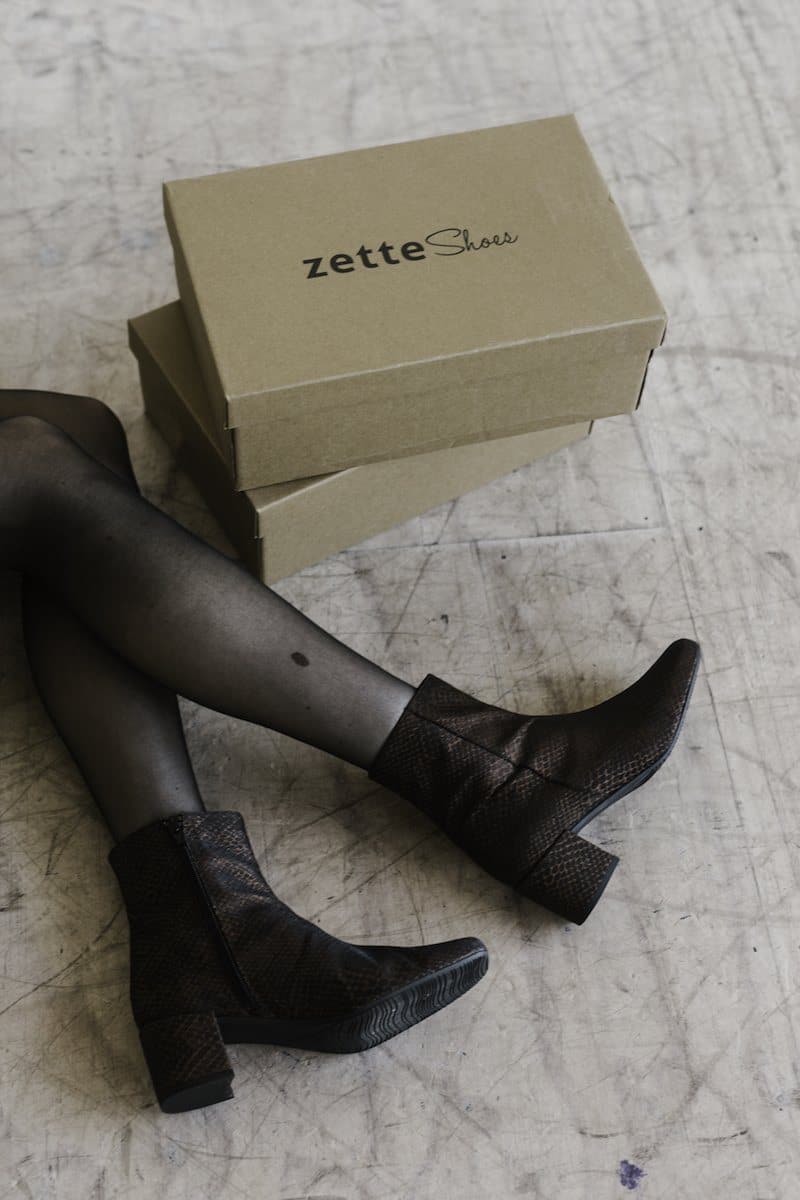 Jacqui - vegan snake leather ankle boots - bronze