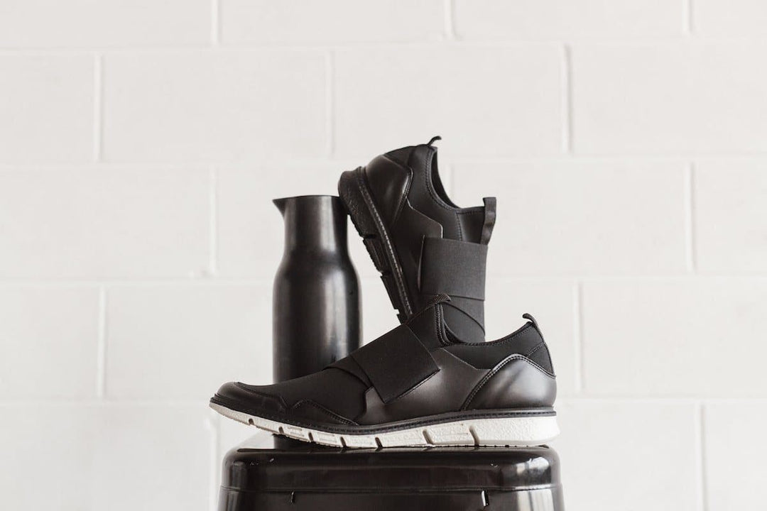 'Caspar' - men's vegan sneaker by Zette Shoes - black with white sole - Vegan Style