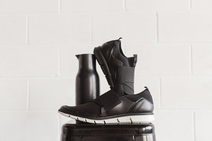 'Caspar' - men's vegan sneaker by Zette Shoes - black with white sole - Vegan Style