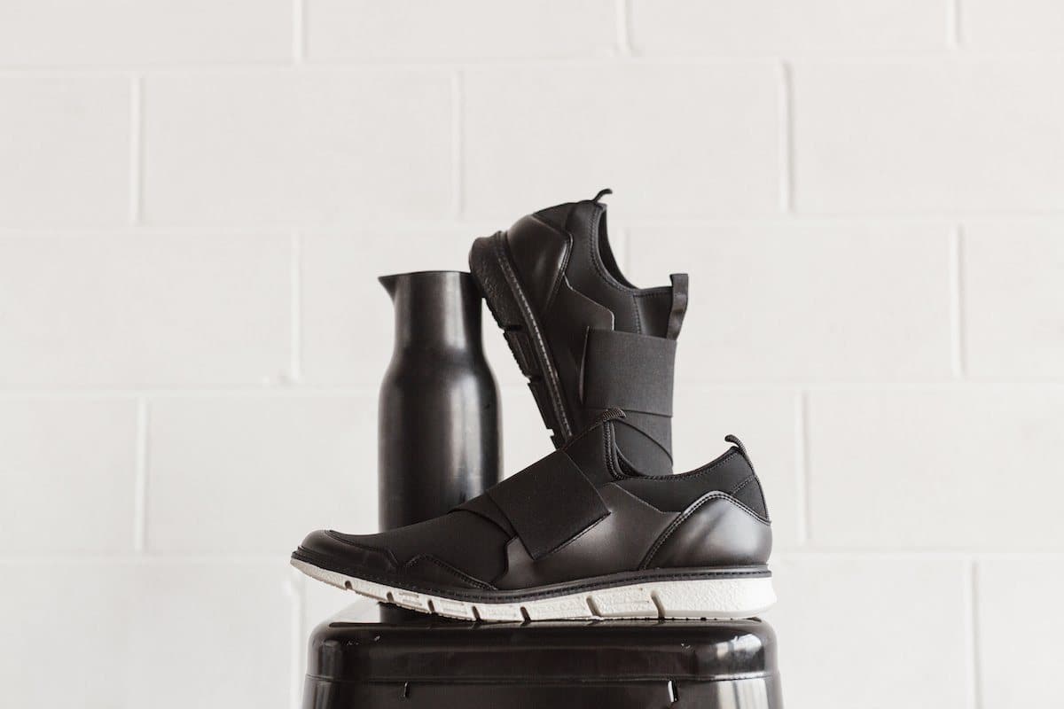 'Caspar' - men's vegan sneaker by Zette Shoes - black with white sole - Vegan Style